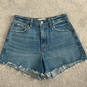 Abercrombie 90s Relaxed Cutoff Short High Rise